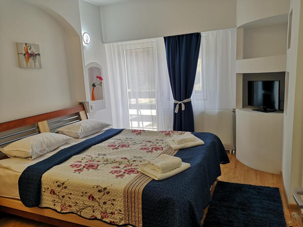 Hotel Miraj à Azuga Extérieur photo